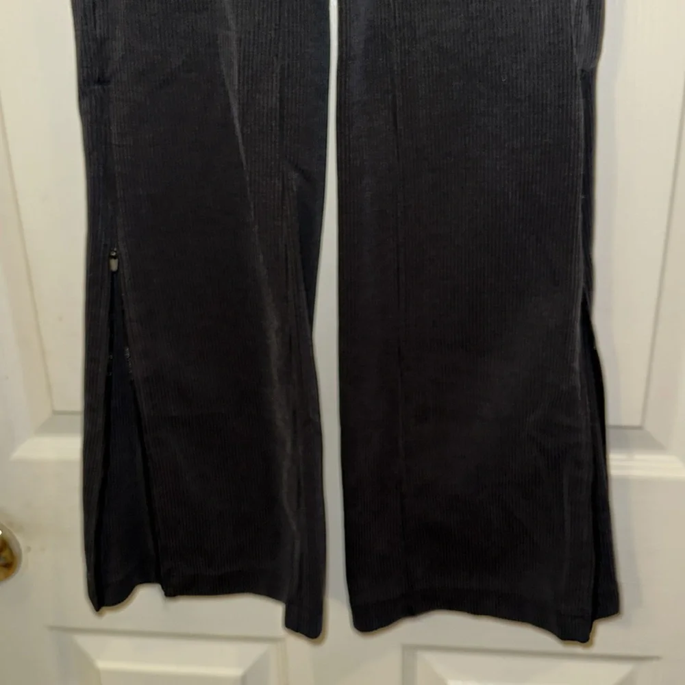 Lululemon Softstreme Pants - Picture 3 of 7